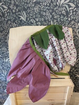 Verkleed cape/short bloemen (roze)